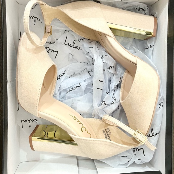 New in box! Lulus Laura Light Nude Suede Ankle Strap Heels size 5.5 with gold - Picture 4 of 11